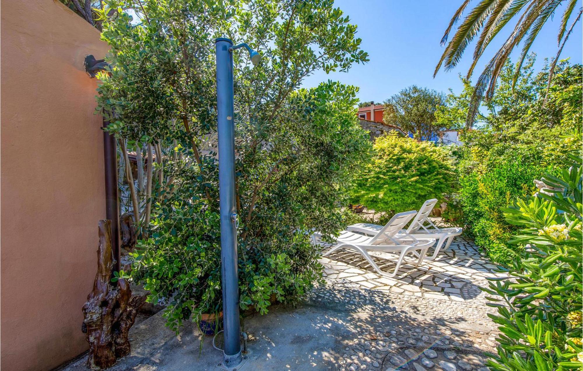 Awesome Home In Veli Lošinj Exterior foto